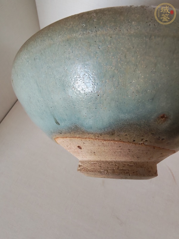 古玩陶瓷元代月白釉鈞瓷碗真品鑒賞圖