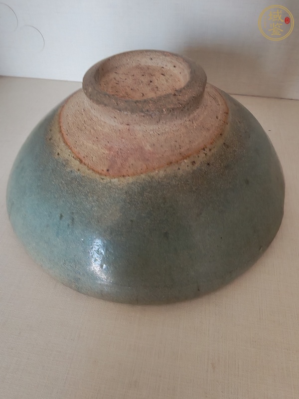 古玩陶瓷元代月白釉鈞瓷碗真品鑒賞圖