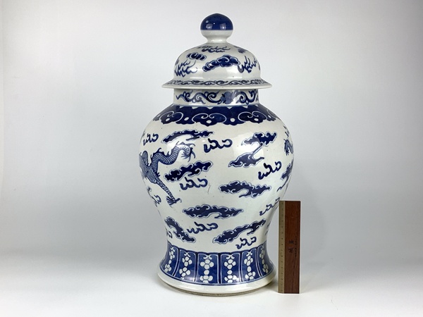 古玩陶瓷清晚期·青花雙龍戲珠紋將軍罐拍賣，當(dāng)前價(jià)格26640元