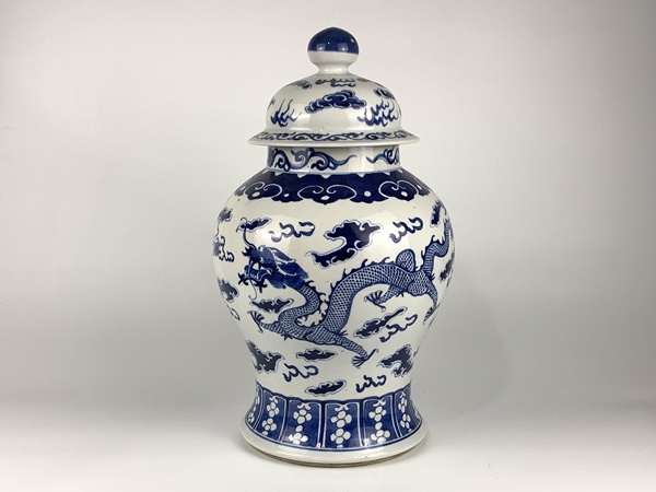 古玩陶瓷清晚期·青花雙龍戲珠紋將軍罐拍賣，當(dāng)前價(jià)格26640元