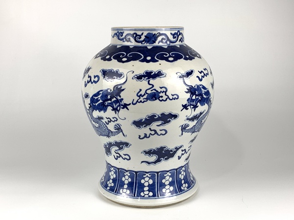 古玩陶瓷清晚期·青花雙龍戲珠紋將軍罐拍賣，當(dāng)前價(jià)格26640元