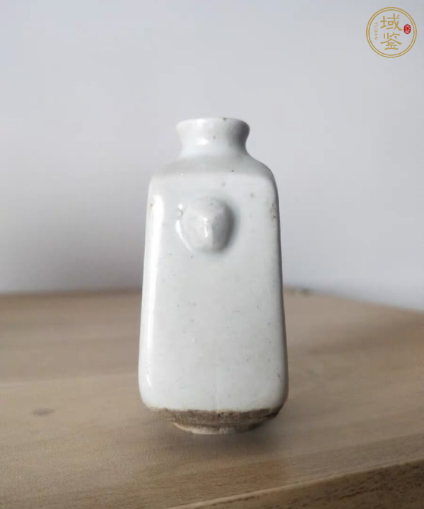 古玩陶瓷日本明治青花鼻煙壺真品鑒賞圖