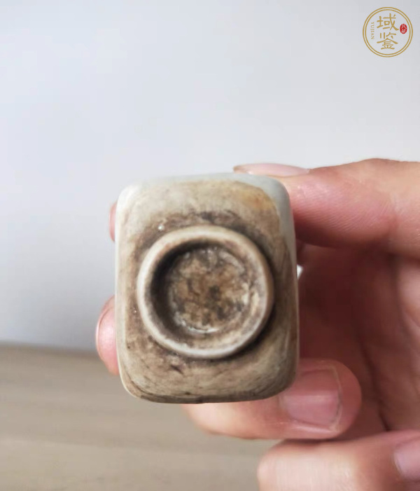 古玩陶瓷日本明治青花鼻煙壺真品鑒賞圖