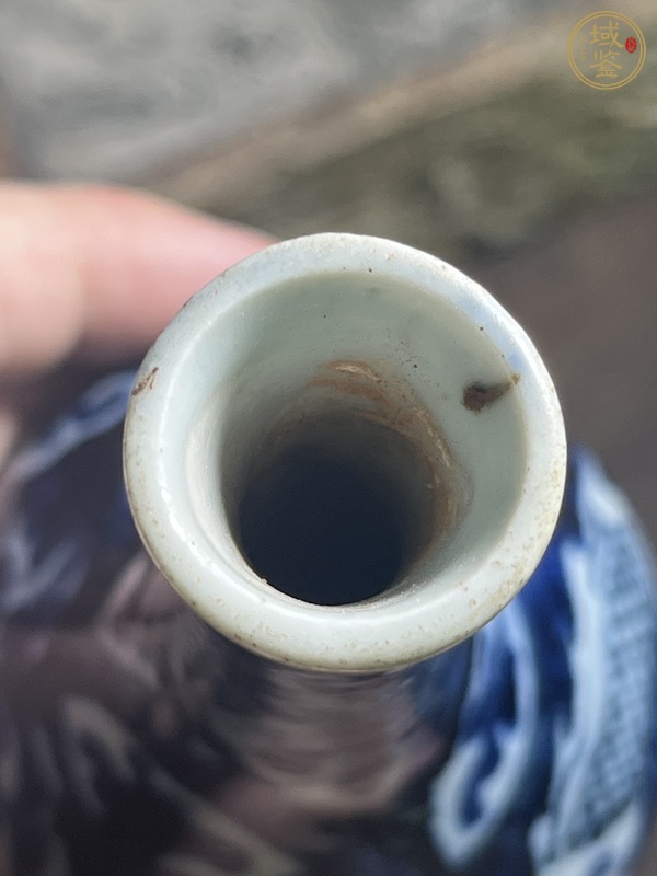 古玩陶瓷青花留白龍紋瓶真品鑒賞圖