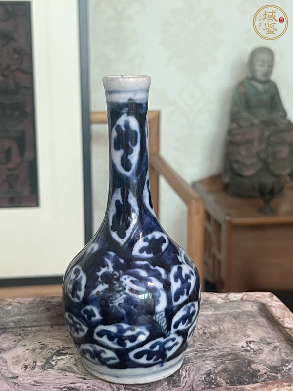 古玩陶瓷青花留白龍紋瓶真品鑒賞圖