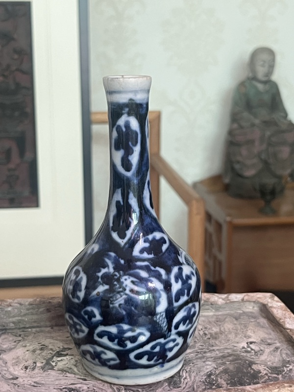 古玩陶瓷清代青花留白龍紋瓶拍賣，當前價格1300元