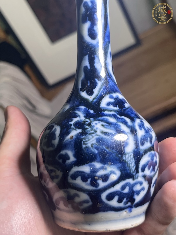 古玩陶瓷青花留白龍紋瓶真品鑒賞圖