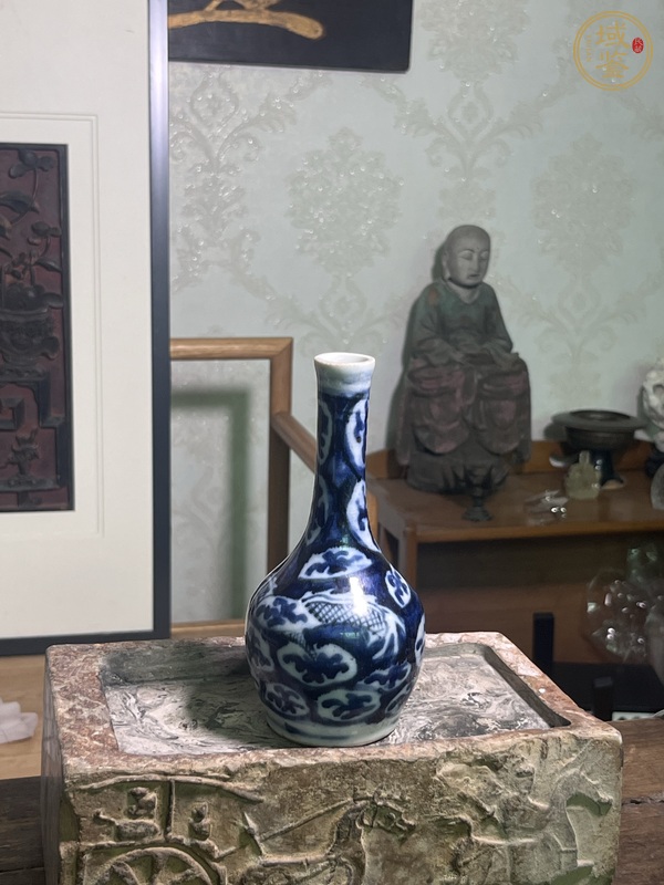 古玩陶瓷青花留白龍紋瓶真品鑒賞圖