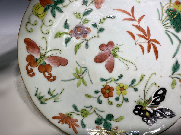 古玩陶瓷清咸豐·粉彩花蝶紋盤真品鑒賞圖
