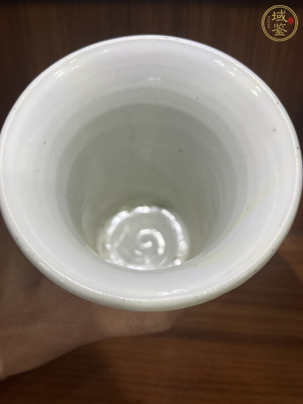 古玩陶瓷仕女紋青花束腰筆筒真品鑒賞圖