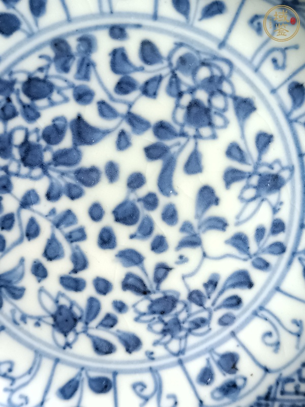 古玩陶瓷青花花卉紋杯碟真品鑒賞圖