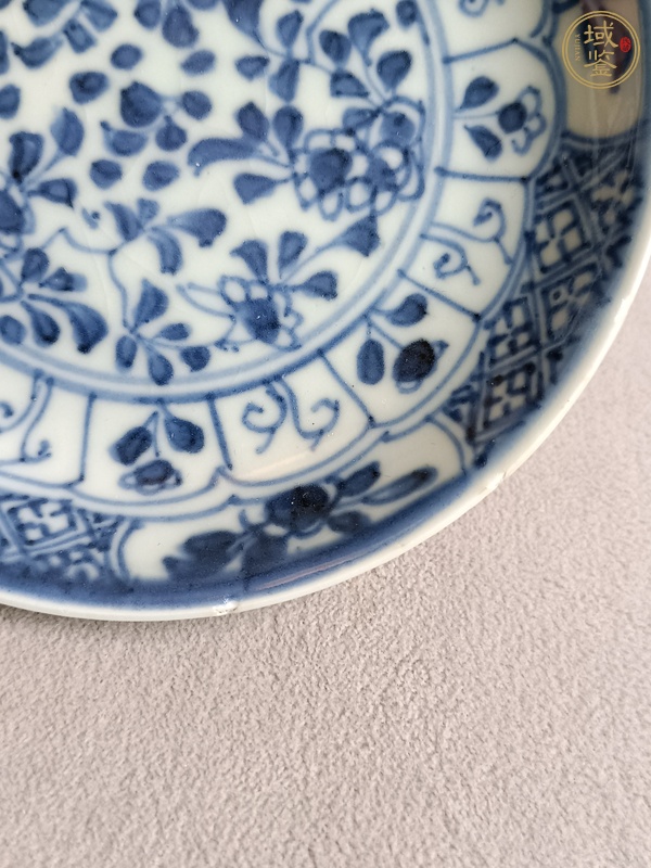 古玩陶瓷青花花卉紋杯碟真品鑒賞圖