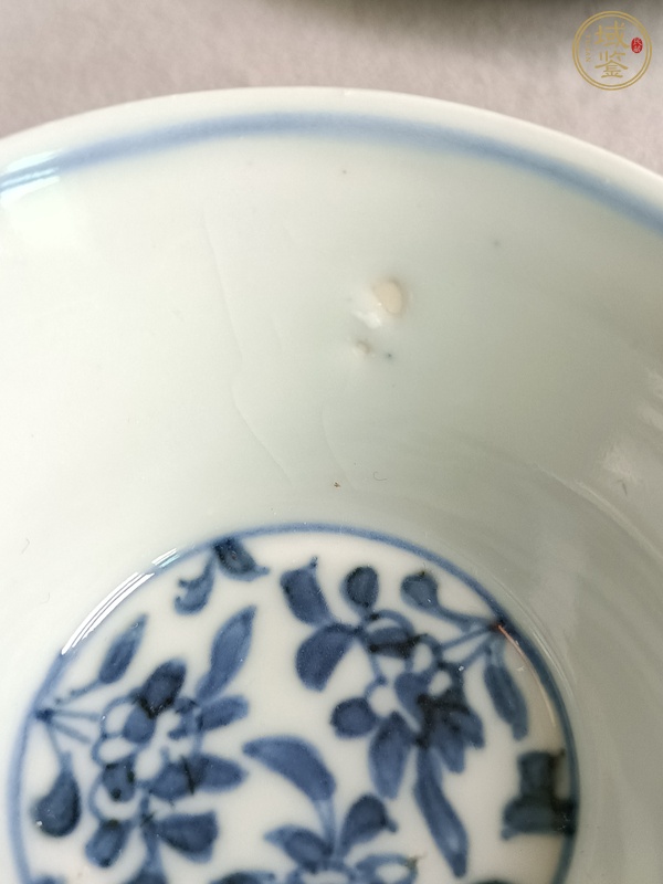 古玩陶瓷青花花卉紋杯碟真品鑒賞圖