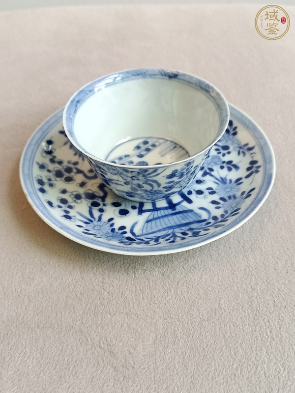 古玩青花花卉紋杯碟真品鑒賞圖