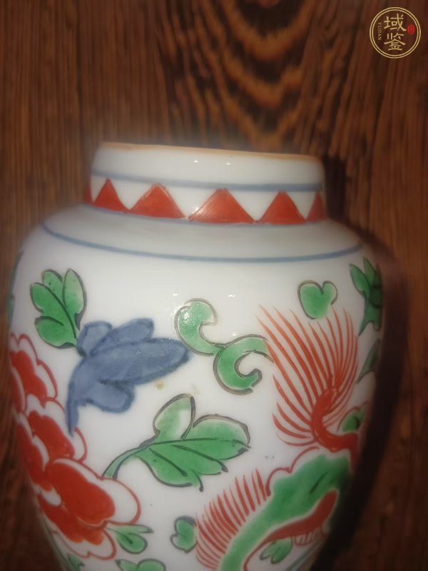 古玩陶瓷青花五彩獅子花卉紋罐真品鑒賞圖
