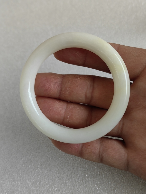 古玩玉器和田玉雕“素紋手鐲”拍賣，當(dāng)前價(jià)格1200元