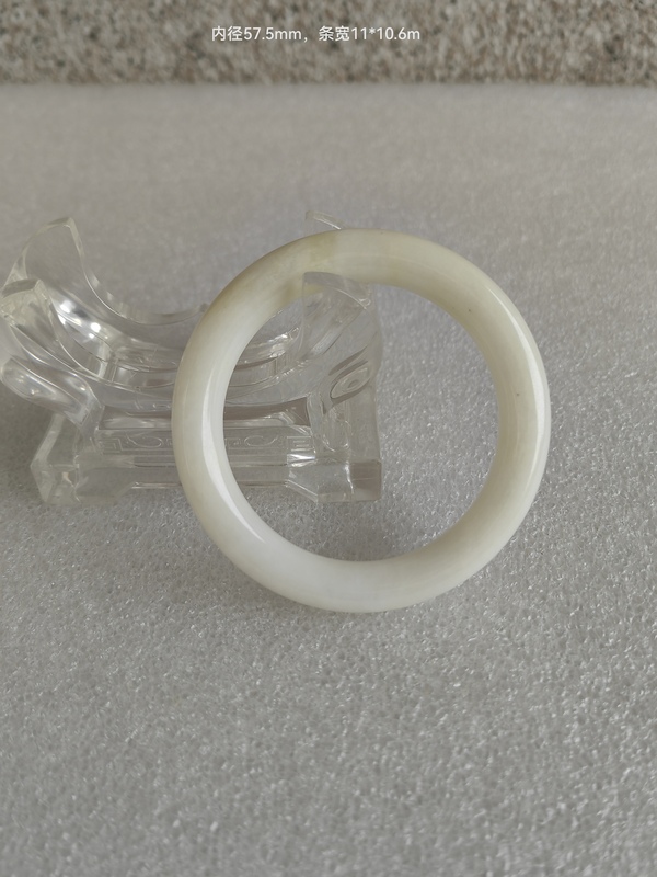 古玩玉器和田玉雕“素紋手鐲”拍賣，當(dāng)前價(jià)格1200元
