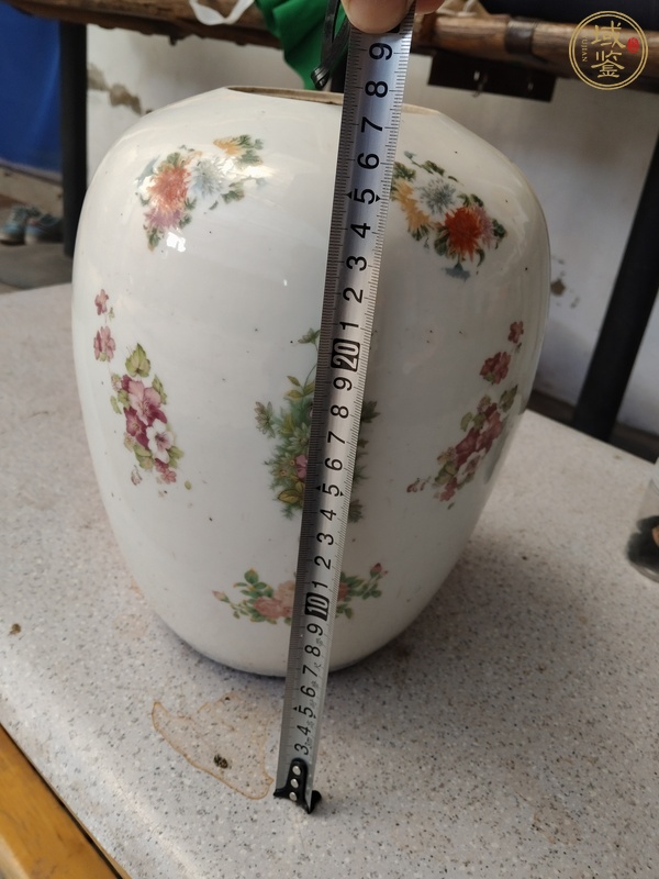 古玩陶瓷粉彩花卉紋冬瓜罐真品鑒賞圖