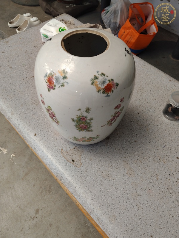古玩陶瓷粉彩花卉紋冬瓜罐真品鑒賞圖