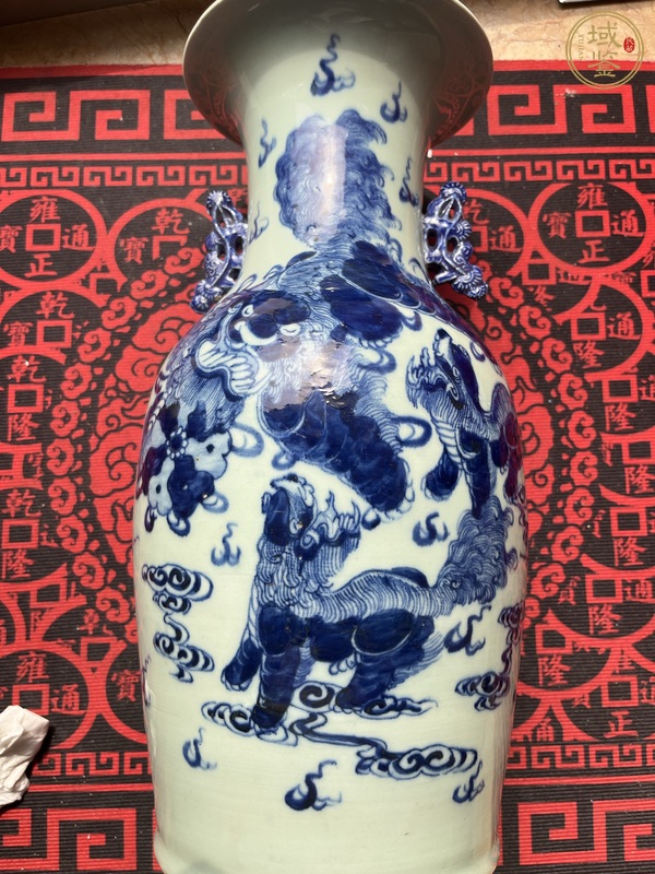 古玩豆青青花瓶真品鑒賞圖