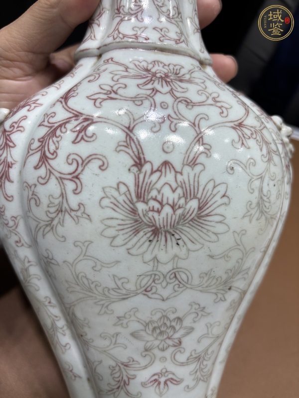 古玩陶瓷釉里紅花卉紋海棠口瓶真品鑒賞圖