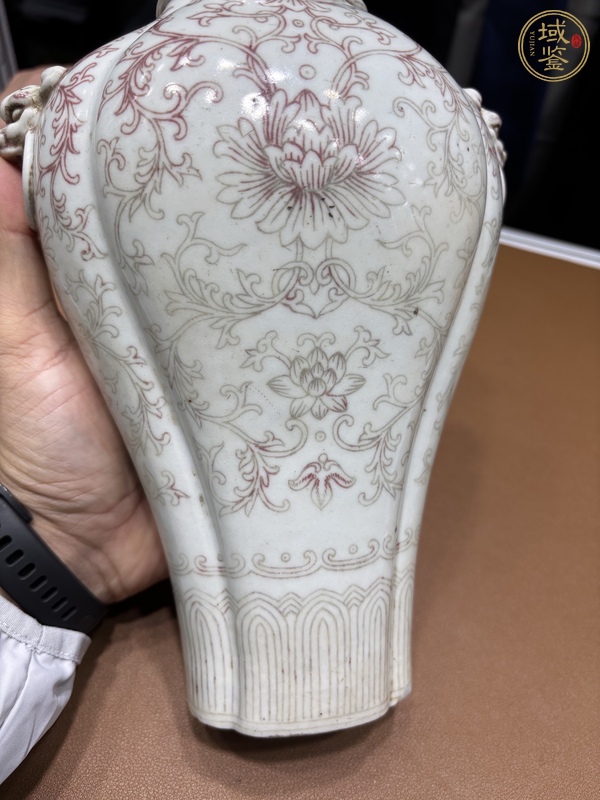 古玩陶瓷釉里紅花卉紋海棠口瓶真品鑒賞圖