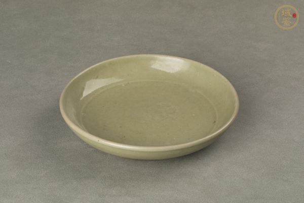 古玩陶瓷龍泉盤真品鑒賞圖