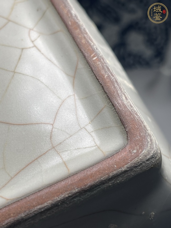 古玩陶瓷現(xiàn)代仿官釉瓶真品鑒賞圖