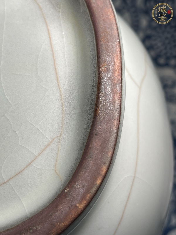 古玩陶瓷現(xiàn)代仿官釉瓶真品鑒賞圖