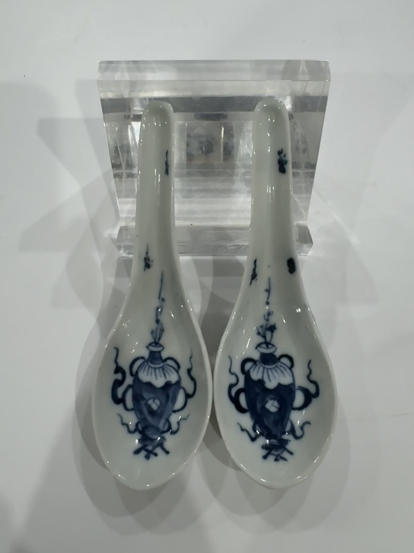 古玩轉(zhuǎn)賣青花博古八寶紋勺子調(diào)羹拍賣，當(dāng)前價(jià)格6500元
