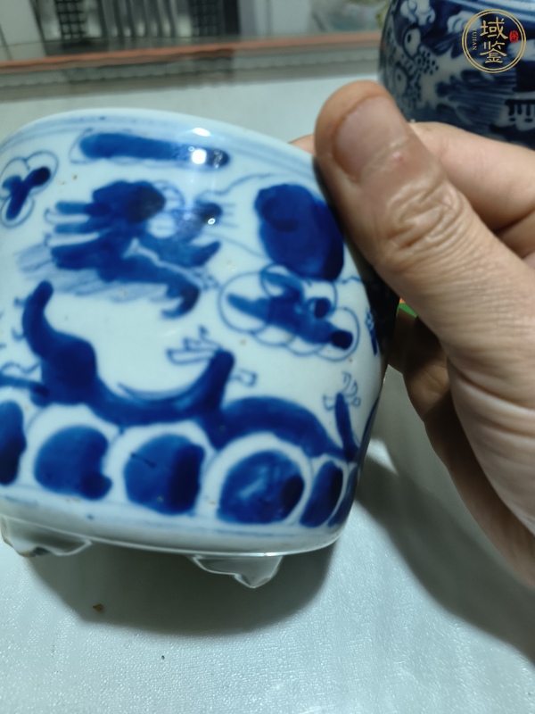 古玩陶瓷晚清青花龍紋香爐真品鑒賞圖