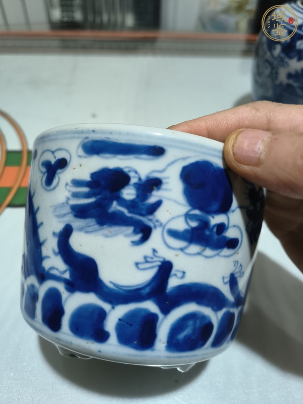 古玩陶瓷晚清青花龍紋香爐真品鑒賞圖