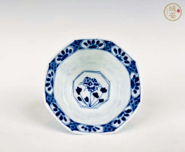 古玩陶瓷清光緒·青花花卉紋八方杯真品鑒賞圖