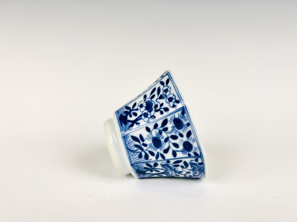 古玩陶瓷清光緒·青花花卉紋八方杯拍賣，當(dāng)前價(jià)格198元