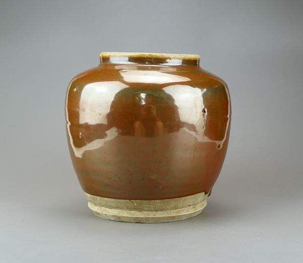 古玩陶瓷精品:明代定窯系紫金釉罐(高級器型)拍賣,當前價格145元