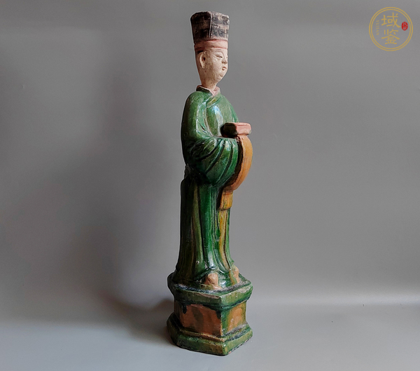 古玩陶瓷明三彩人物俑真品鑒賞圖