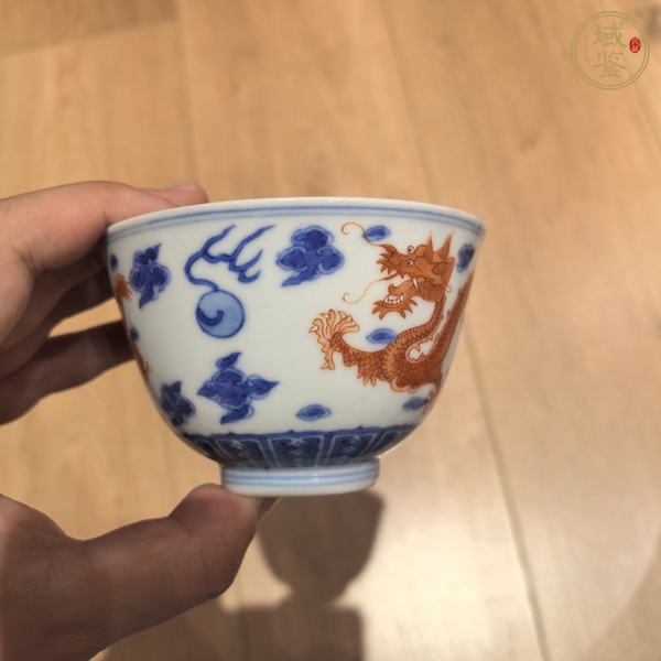 古玩陶瓷青花礬紅龍紋杯真品鑒賞圖