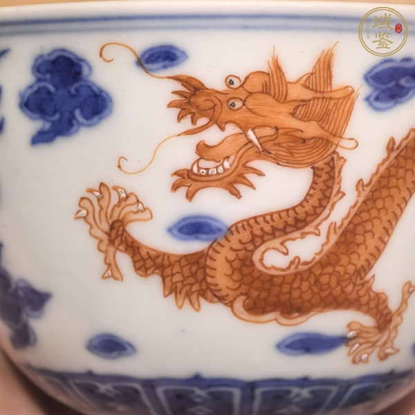 古玩陶瓷青花礬紅龍紋杯真品鑒賞圖