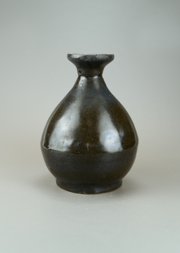 古玩陶瓷清代.茶葉末釉玉壺春瓶(瓶中皇后)拍賣,當(dāng)前價(jià)格66元