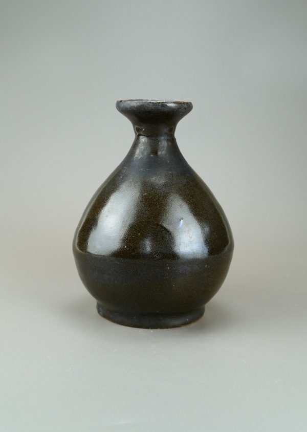 古玩陶瓷清代.茶葉末釉玉壺春瓶(瓶中皇后)拍賣,當(dāng)前價(jià)格66元