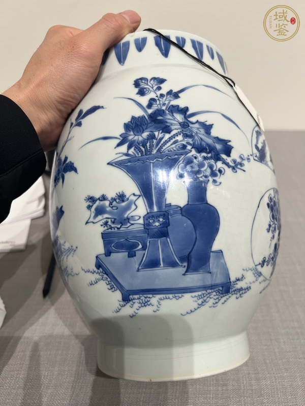 古玩陶瓷博古圖青花蓮子罐真品鑒賞圖