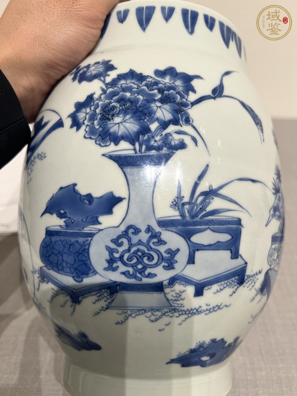 古玩陶瓷博古圖青花蓮子罐真品鑒賞圖