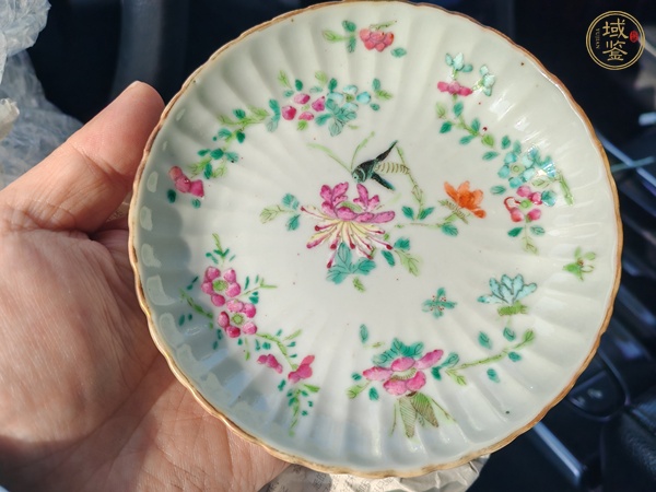 古玩陶瓷粉彩蟲草瓜棱盤真品鑒賞圖