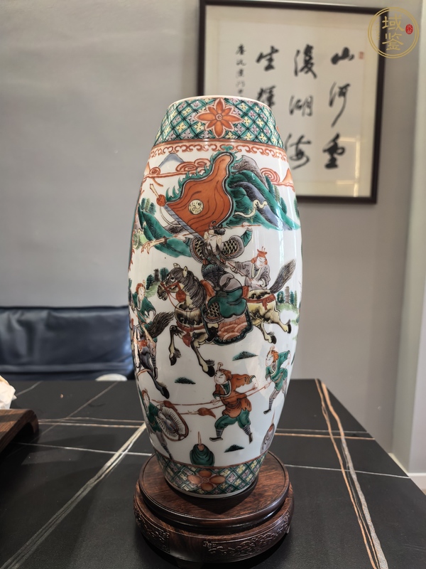 古玩陶瓷五彩人物故事紋橄欖瓶真品鑒賞圖
