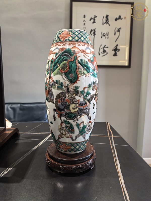 古玩陶瓷五彩人物故事紋橄欖瓶真品鑒賞圖
