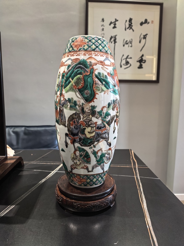 古玩陶瓷五彩掛帥封金故事紋橄欖瓶拍賣,當(dāng)前價(jià)格18888元