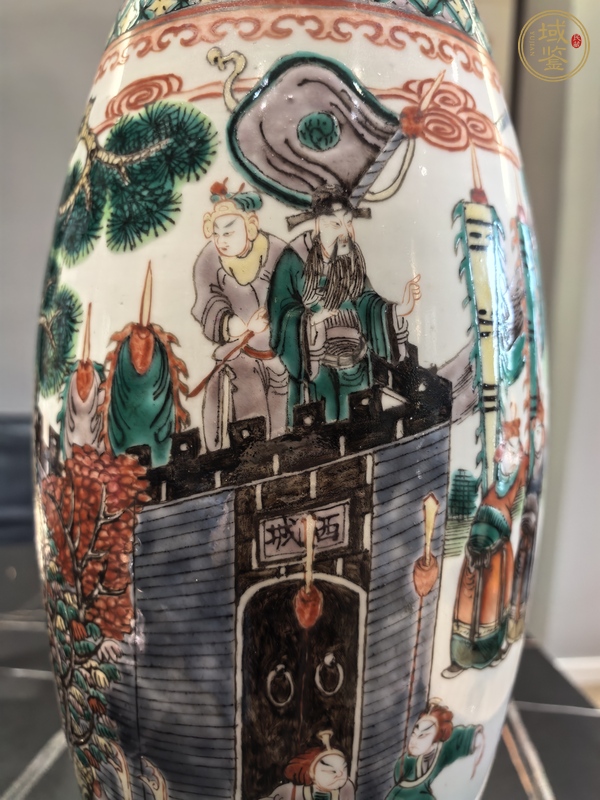 古玩陶瓷五彩人物故事紋橄欖瓶真品鑒賞圖