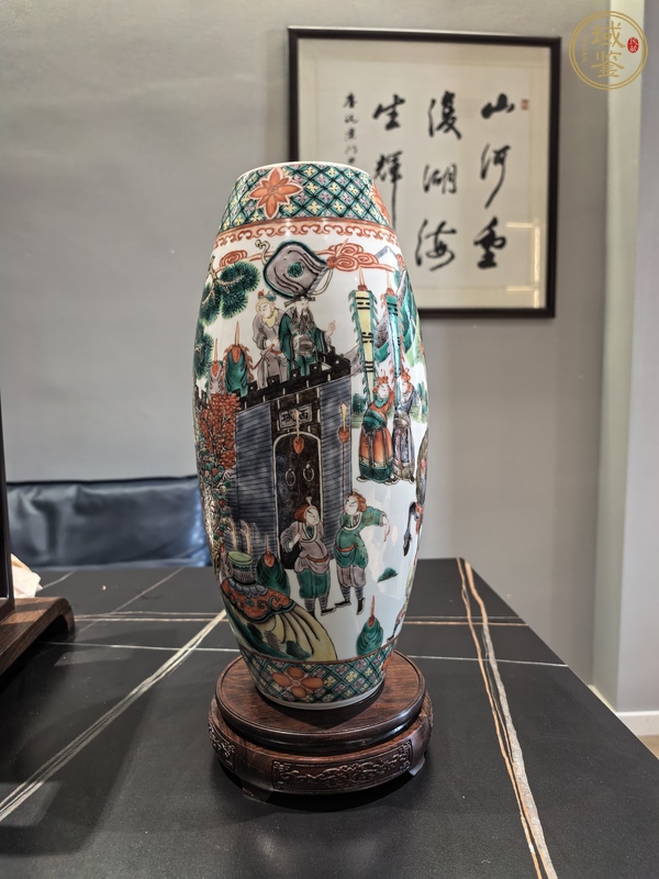 古玩陶瓷五彩人物故事紋橄欖瓶真品鑒賞圖