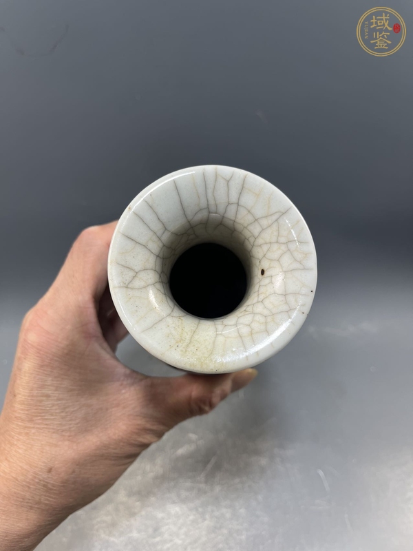 古玩陶瓷哥釉青花花鳥紋觀音瓶真品鑒賞圖