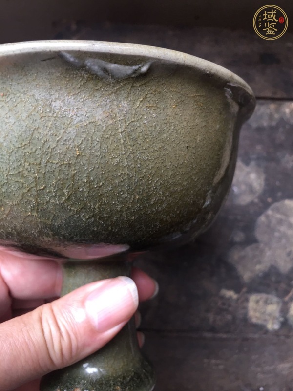 古玩陶瓷龍泉青瓷魚紋高足杯真品鑒賞圖